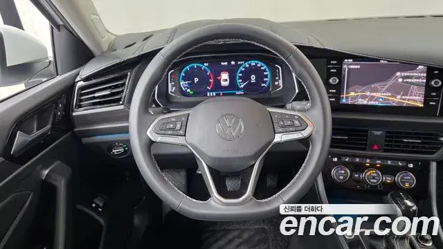 Volkswagen Jetta 2023 — ფოტო 8/34