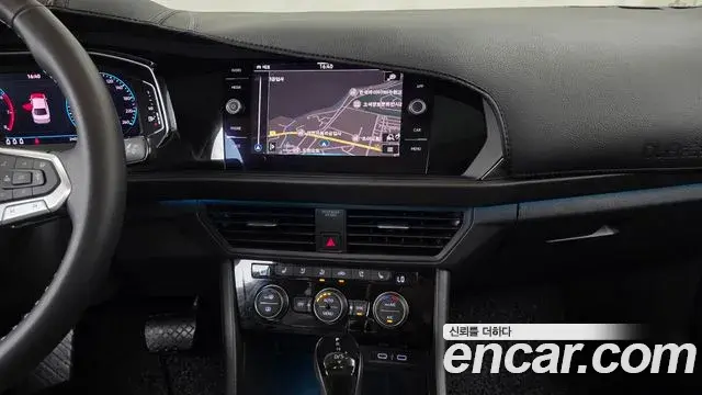 Volkswagen Jetta 2023 — ფოტო 11/34