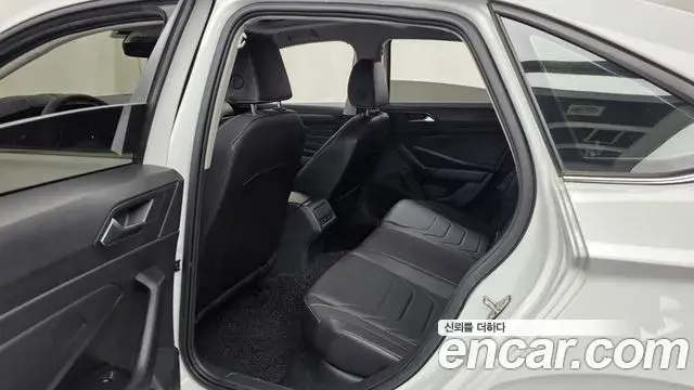 Volkswagen Jetta 2023 — ფოტო 34/34