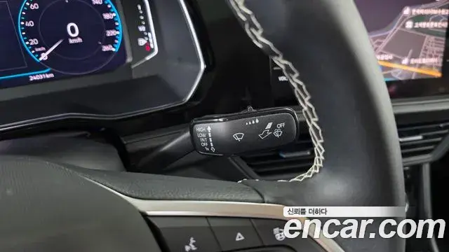 Volkswagen Jetta 2023 — ფოტო 21/34