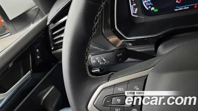 Volkswagen Jetta 2023 — ფოტო 7/34
