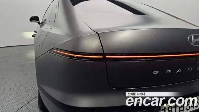 Hyundai Grandeur Hybrid 2023 — ფოტო 23/34