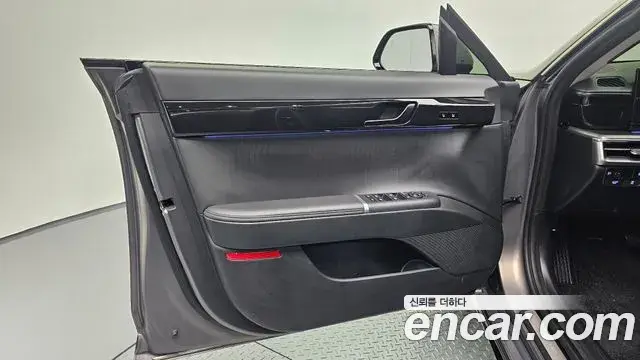 Hyundai Grandeur Hybrid 2023 — ფოტო 2/34