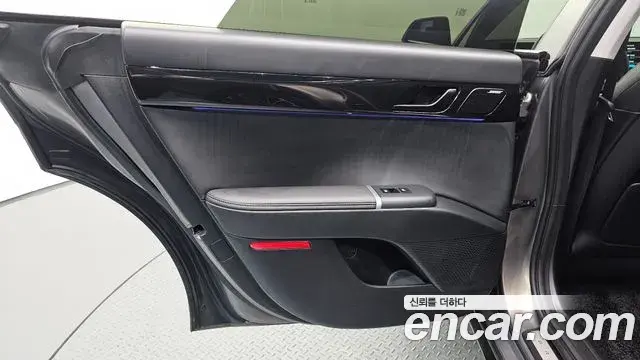 Hyundai Grandeur Hybrid 2023 — ფოტო 13/34