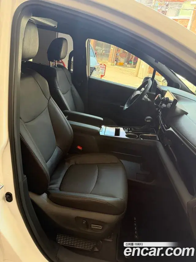 Toyota Sienna 2025 — ფოტო 9/9