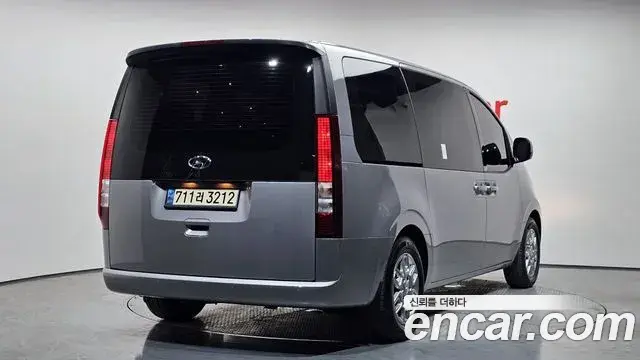 Hyundai Staria 2024 — Фото 2/20