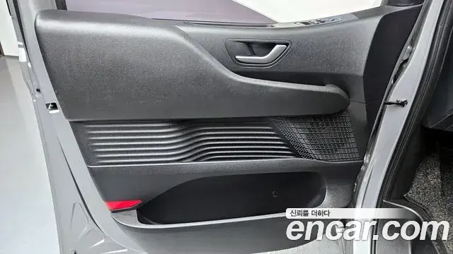Hyundai Staria 2024 — Şəkil 10/33