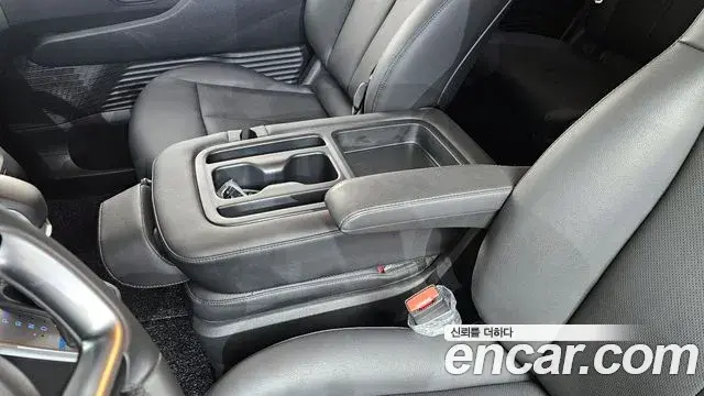 Hyundai Staria 2024 — Şəkil 23/33