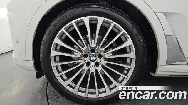 BMW X7 2021 — ფოტო 4/20