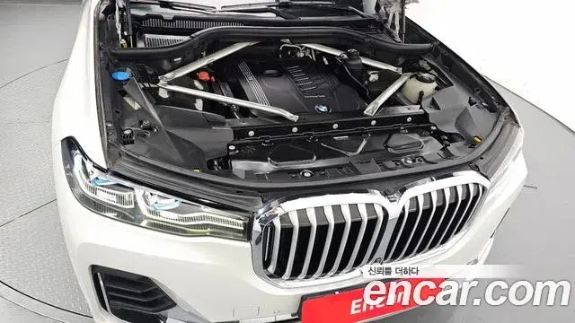 BMW X7 2021 — ფოტო 19/20