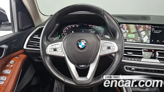 BMW X7 2021 — ფოტო 18/20