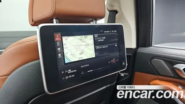 BMW X7 2021 — ფოტო 17/20