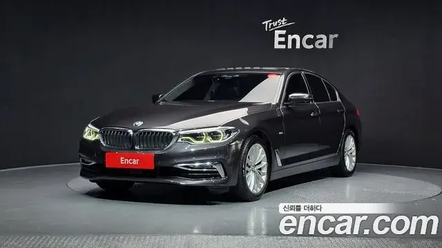 BMW 5 Series 2018 — ფოტო 6/32