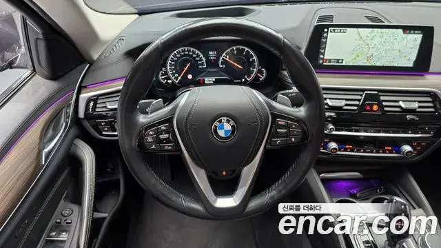BMW 5 Series 2018 — ფოტო 2/32