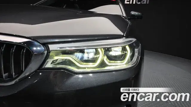 BMW 5 Series 2018 — ფოტო 5/32