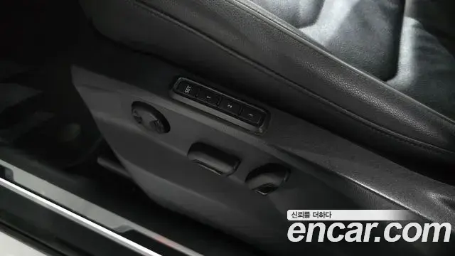 Volkswagen Tiguan 2018 — Photo 9/32