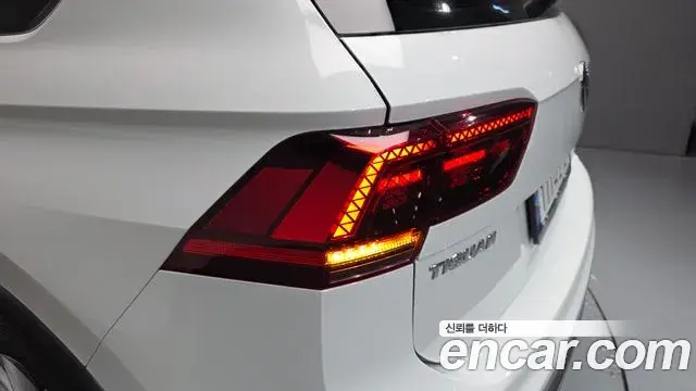 Volkswagen Tiguan 2018 — Photo 13/32
