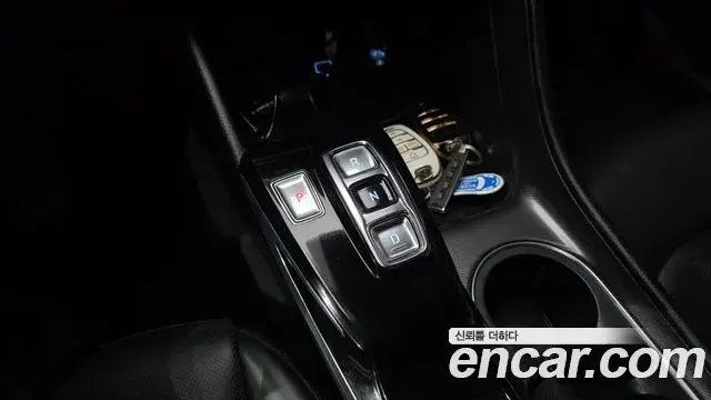 Hyundai Sonata Hybrid 2019 — Şəkil 31/33