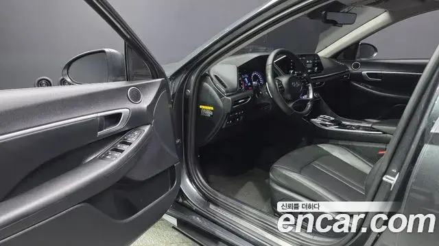 Hyundai Sonata Hybrid 2019 — Şəkil 24/33