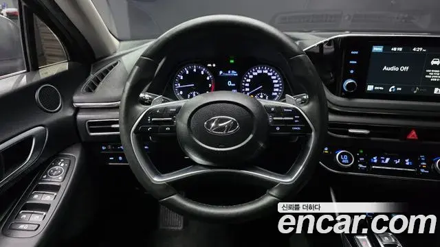 Hyundai Sonata Hybrid 2019 — Şəkil 16/33