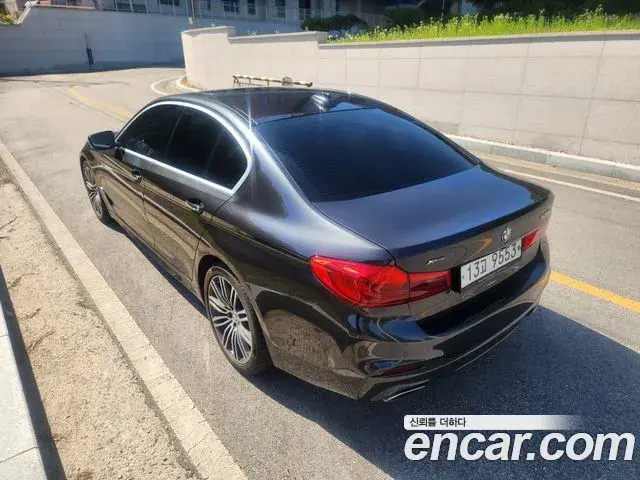 BMW 5 Series 2018 — ფოტო 2/20