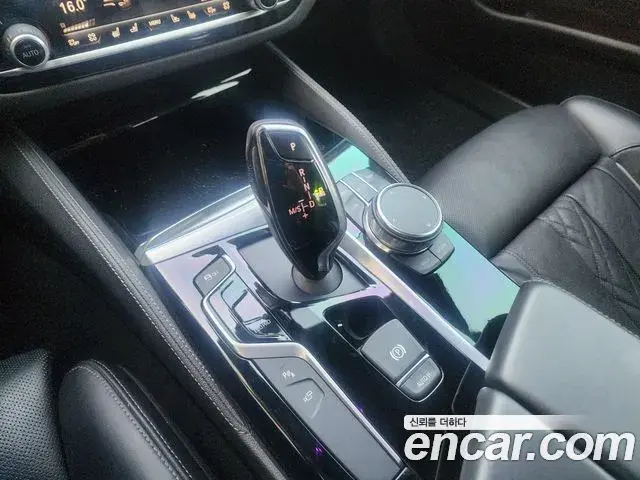 BMW 5 Series 2018 — ფოტო 9/20