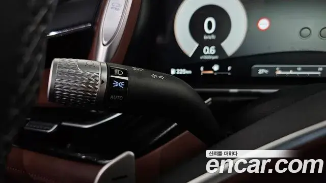 Genesis G90 2022 — ფოტო 32/35