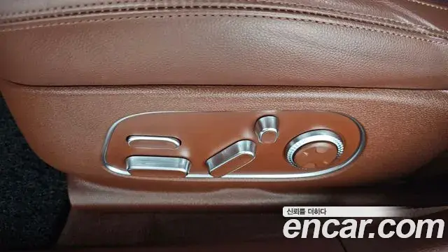 Genesis G90 2022 — ფოტო 26/35