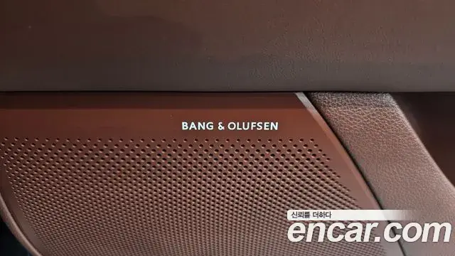 Genesis G90 2022 — ფოტო 7/35