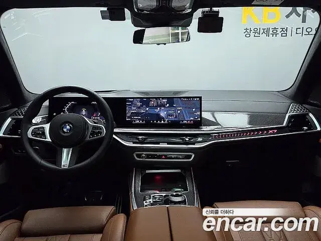 BMW X7 2025 — Photo 12/20