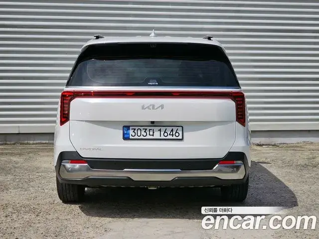 Kia Carnival 2024 — Şəkil 10/20