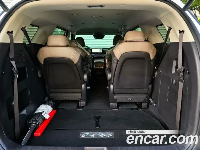 Kia Carnival 2024 — Şəkil 18/20