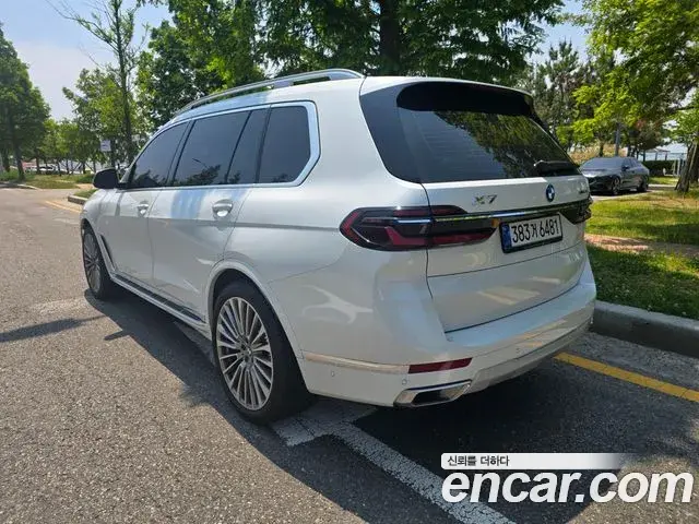 BMW X7 2023 — ფოტო 17/20