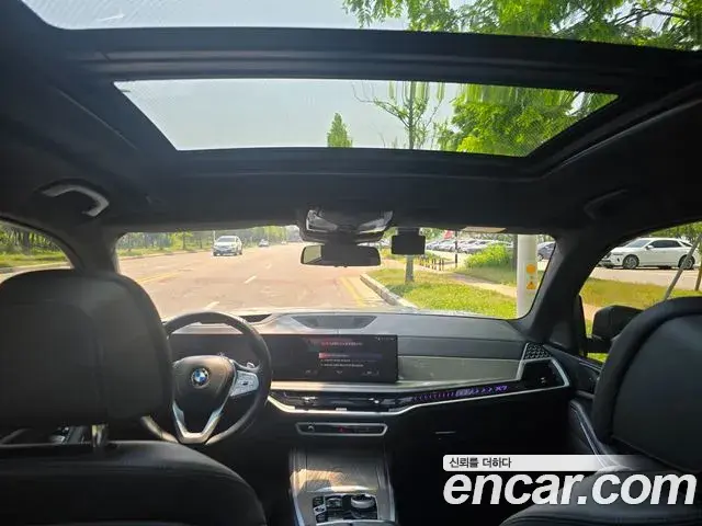 BMW X7 2023 — ფოტო 14/20