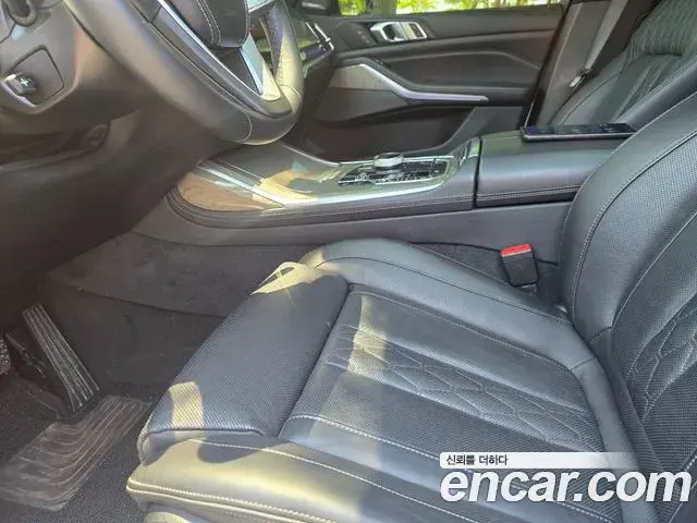 BMW X7 2023 — ფოტო 15/20