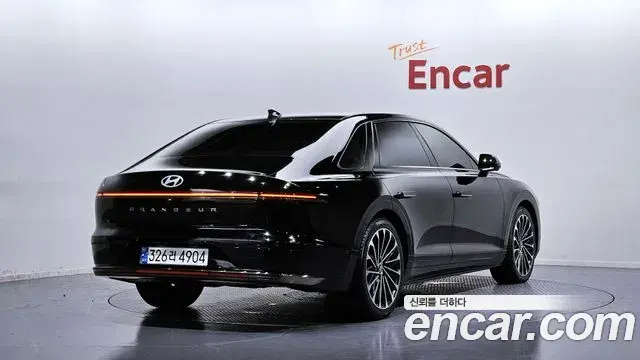 Hyundai Grandeur Hybrid 2023 — Photo 29/37