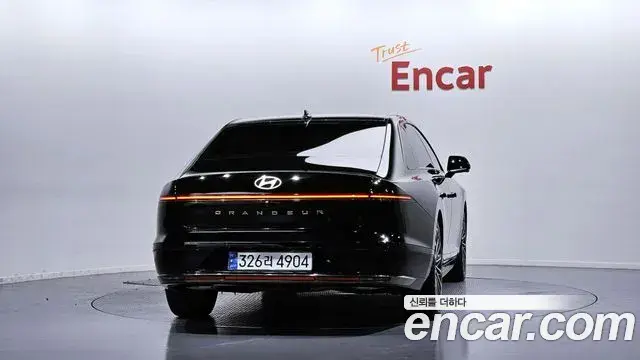 Hyundai Grandeur Hybrid 2023 — Photo 13/37
