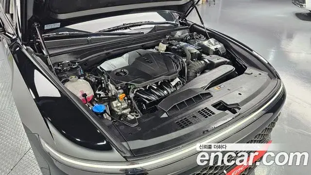 Hyundai Grandeur Hybrid 2023 — Photo 27/37