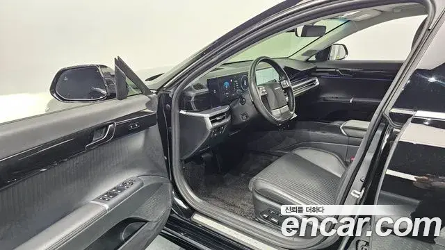 Hyundai Grandeur Hybrid 2023 — Photo 36/37