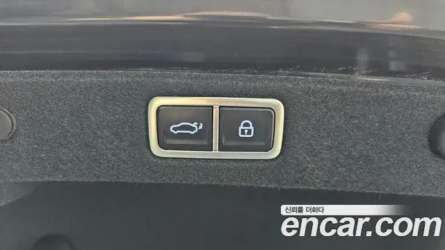 Hyundai Grandeur Hybrid 2023 — Photo 20/37