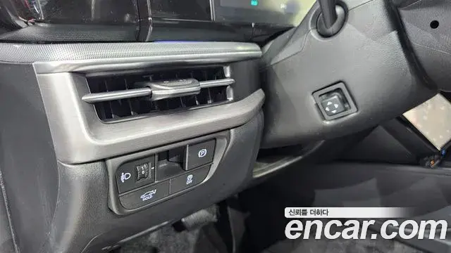Hyundai Grandeur Hybrid 2023 — Photo 12/37