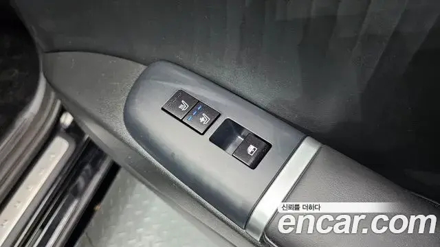 Hyundai Grandeur Hybrid 2023 — Photo 10/37