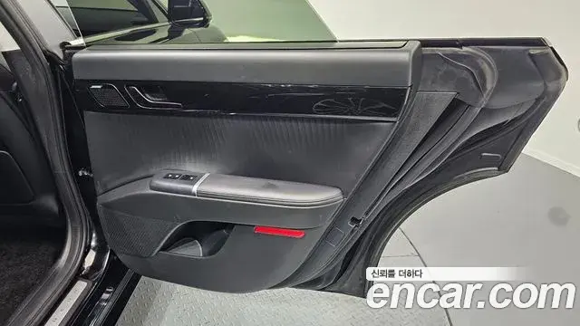 Hyundai Grandeur Hybrid 2023 — Photo 14/37