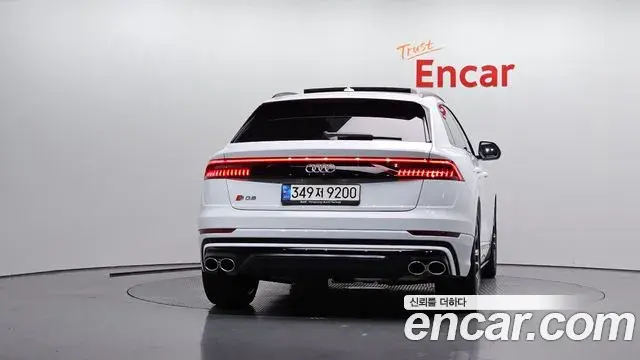 Audi SQ8 2021 — Şəkil 18/20