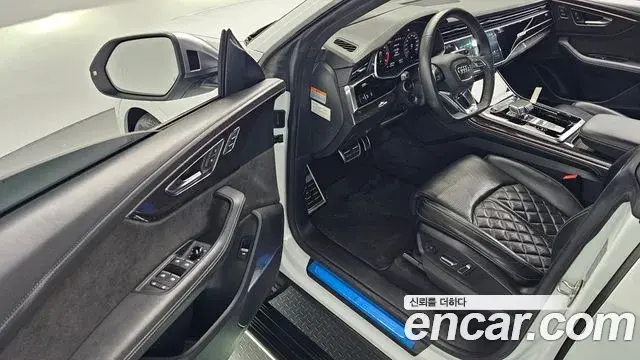 Audi SQ8 2021 — Şəkil 8/20