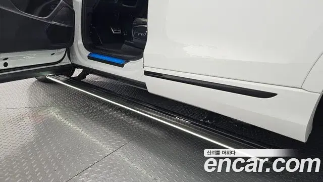 Audi SQ8 2021 — Şəkil 4/20