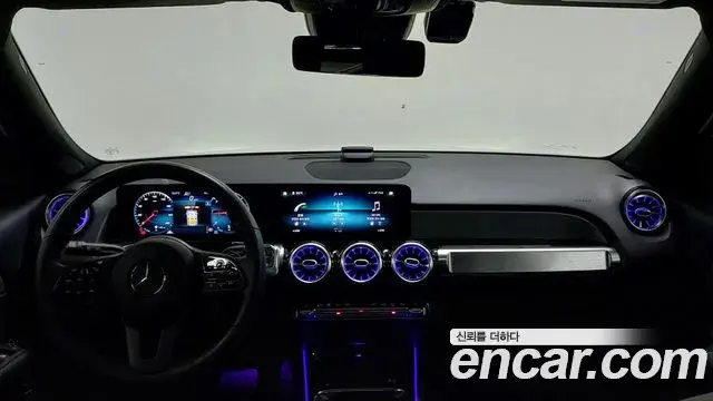 Mercedes-Benz GLB-Class 2021 — ფოტო 15/17