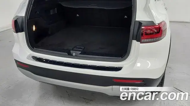 Mercedes-Benz GLB-Class 2021 — ფოტო 17/17