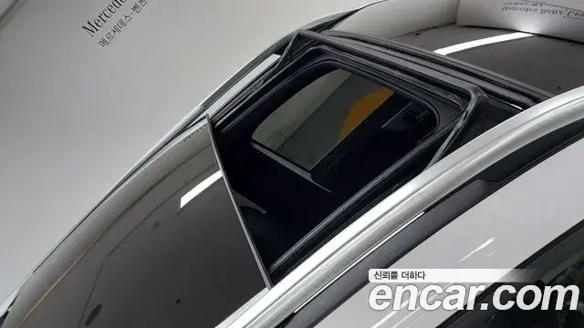 Mercedes-Benz GLB-Class 2021 — ფოტო 7/17