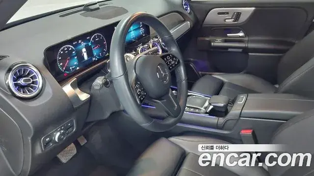 Mercedes-Benz GLB-Class 2021 — ფოტო 2/17